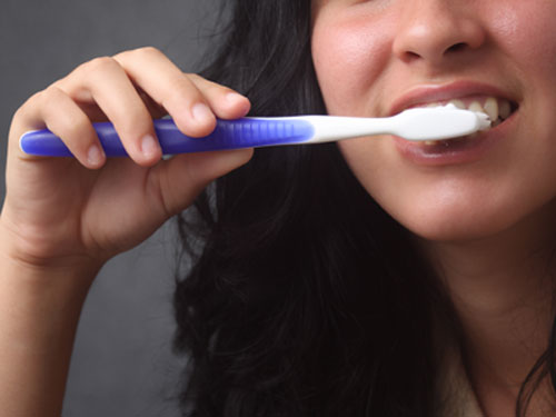 Đánh răng thường xuyên sẽ giúp ngừa mất trí nhớ
