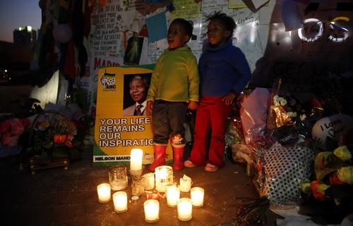 Thế giới mừng sinh nhật lần thứ 95 của Nelson Mandela