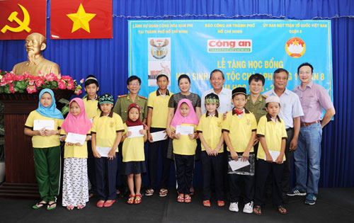 Trao học bổng