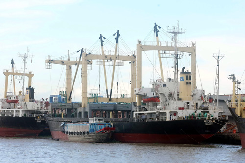 Các doanh nghiệp vận tải biển Việt Nam đang trong tình trạng hết sức khó khăn 