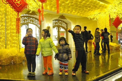 Hà Nội lung linh về đêm trước năm mới 2014