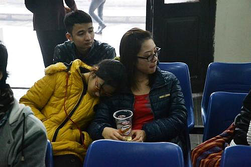 ùn ùn rời Hà Nội về quê đón Tết