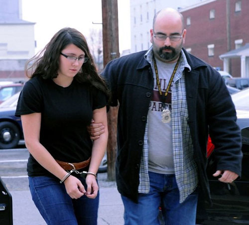 Miranda Barbour, 19 tuổi, bị giải ra tòa hồi tháng 12.2013 - Ảnh: News-Items