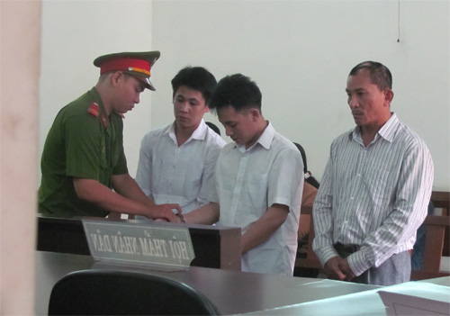 Các bị cáo ở tòa