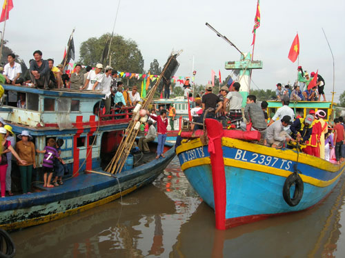Tưng bừng lễ hội Nghinh ông 1