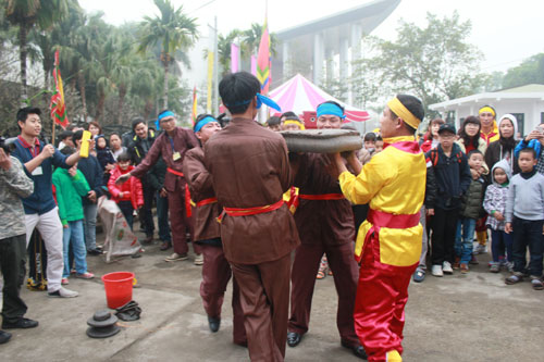 pháo đất khủng ở Hà Nội