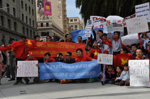 Thanh niên sinh viên Việt Nam ở San Francisco biểu tình phản đối Trung Quốc 11