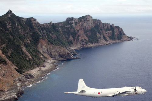Máy bay chiến đấu của Lực lượng Phòng vệ biển Nhật bay qua Vùng ADIZ mà Trung Quốc vừa đơn phương công bố trên biển Hoa Đông - Ảnh: AFP