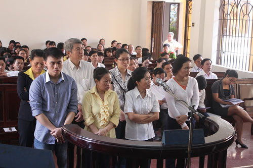 Xét xử vụ tham ô hơn 9,7 tỉ đồng tại Điện lực Biên Hòa