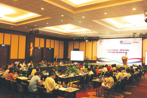 Tọa đàm về ngành bán hàng đa cấp năm 2013 - Ảnh: Amway Việt Nam