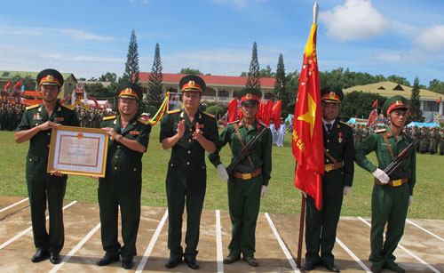 Lữ đoàn Đặc công bộ 198 đón nhận Huân chương Bảo vệ Tổ quốc