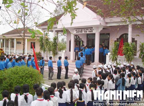 Sinh hoạt truyền thống của tuổi trẻ Quảng Nam hồi năm 2006 tại nhà lưu niệm anh Trỗi - Ảnh: H.X.H