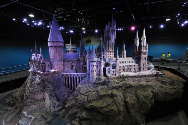 Mô Hình Nhựa 3D Lắp Ráp Harry Potter Bàn Cờ Vua Hogwarts 876 mảnh    ArtPuzzlevn