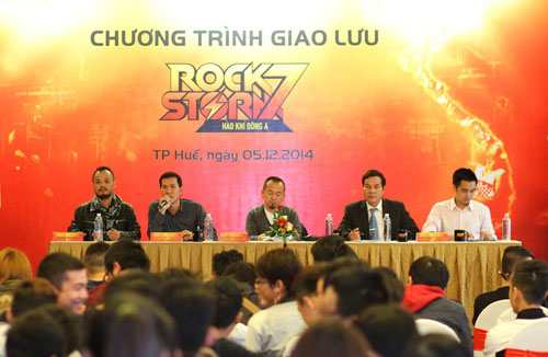 Khán giả Huế hầm hập trước “cơn bão” Rockstorm7 7