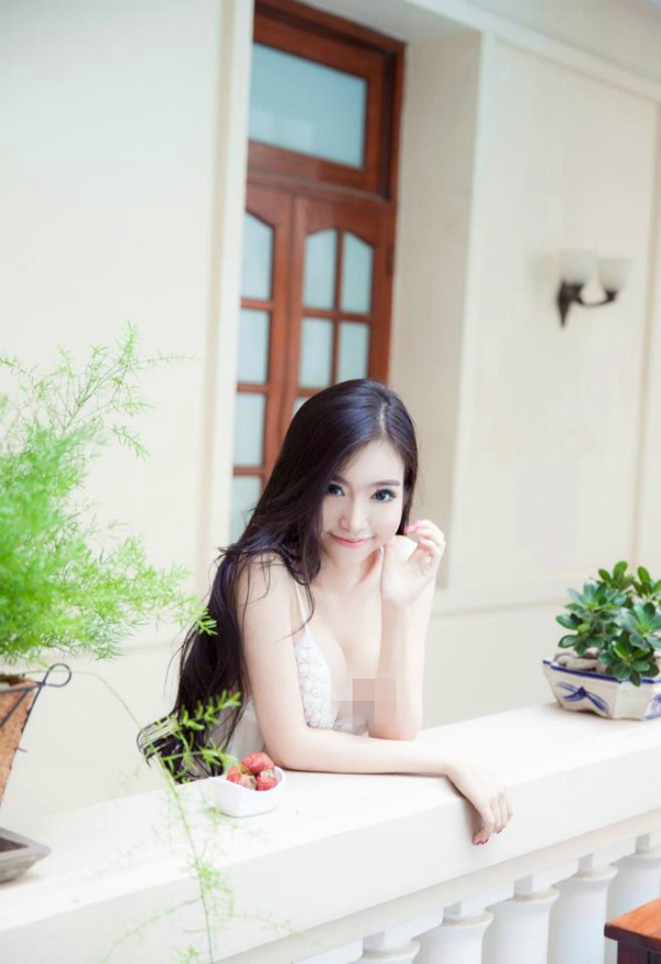 Elly Trần 