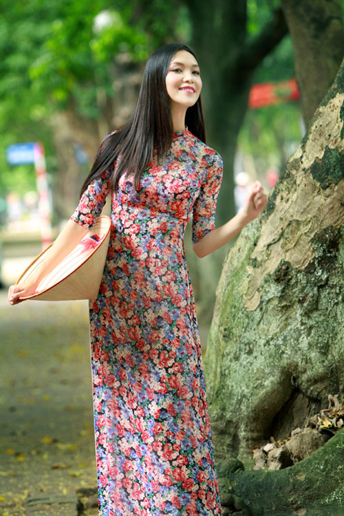 Hoa hậu Thùy Dung đằm thắm với áo dài giữa phố phường Hà Nội 6