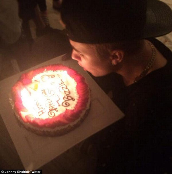 Justin Bieber âm thầm mừng sinh nhật lần thứ 20 cùng gia đình 1