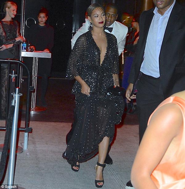Beyoncé's sister punched and kicked Jay-Z in an elevator 0