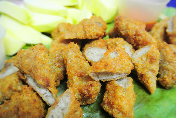 Nem chua rán trong ngõ Tạm Thương