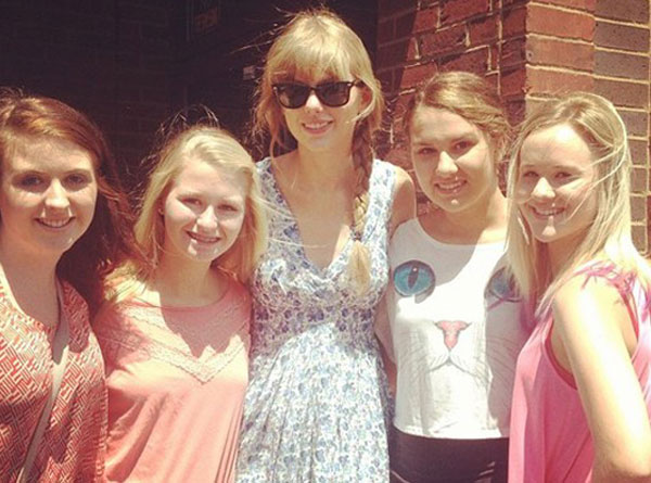 Taylor Swift nổi tiếng là nữ ca sĩ rất thân thiện với fan