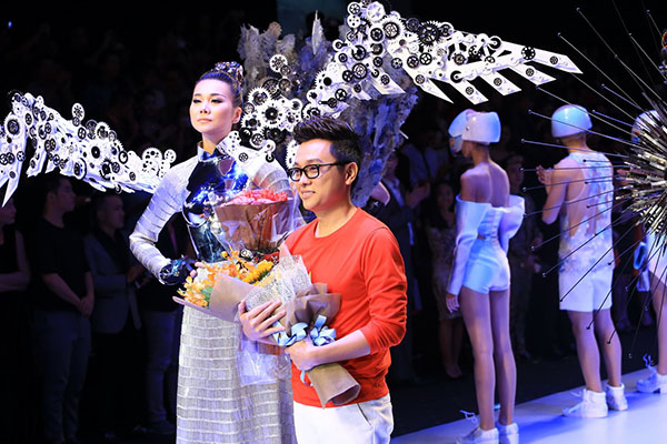 Bộ sưu tập được chọn mở màn cho Vietnam International Fashion Week 2014 lần đầu tiên được tổ chức tại Việt Nam
