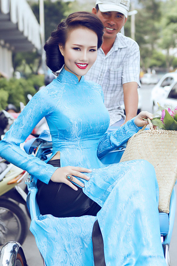 Siêu mẫu Lâm Thùy Anh êm mềm với vóc dáng cô gái Sài Gòn xưa 
