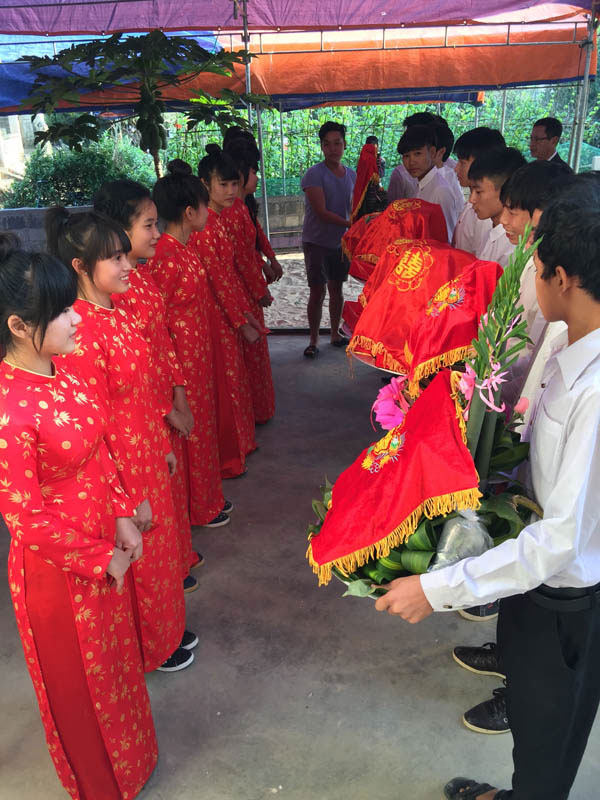 Lê Thúy hạnh phúc trong đám cưới giản dị ở quê Quảng Bình 4