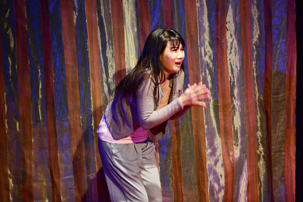 Trang Trần làm người đàn bà lả lơi với vai diễn đầu tay trên sân khấu kịch 5