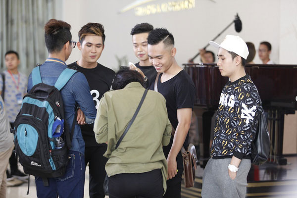 Vietnam Idol sôi nổi thử giọng tại TP.HCM bất kể nguy cơ ‘mất sóng’ 9