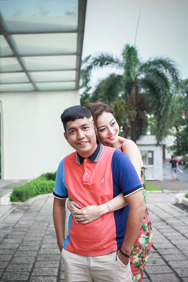 Jennifer Phạm li&ecirc;n tục &lsquo;h&ocirc;n&rsquo; chồng của Thanh Th&uacute;y trong vai diễn điện ảnh đầu ti&ecirc;n 5