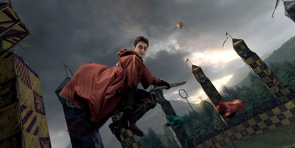 JK Rowling mong muốn Eddie Redmayne nhận vai trong phim Harry Potter thêm 4
