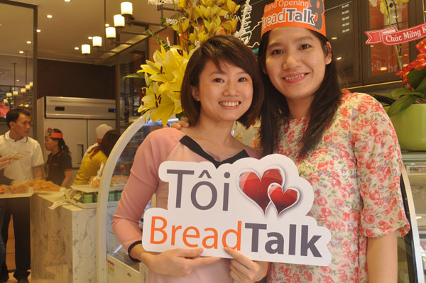 Tưng bừng khai trương cửa hàng BreadTalk thứ 8 tại 25 Trần Quang Diệu Q.3 3