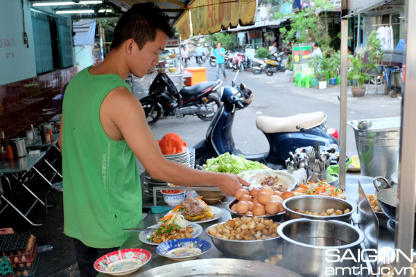 Bột chiên ngon trong chung tư Ngô Gia Tự 6