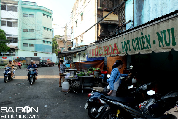 Bột chiên ngon trong chung tư Ngô Gia Tự 7