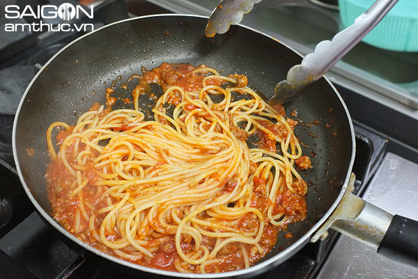 2 cách làm mì ý - spaghetti thịt viên sốt cà chua và sốt kem thơm ngon