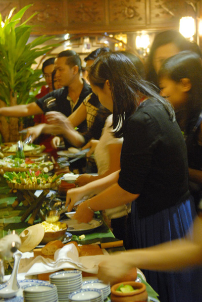 Ưu đãi Mua 5 tặng thêm 1 tại semi buffet Hội An trong suốt tháng 7.2014 1