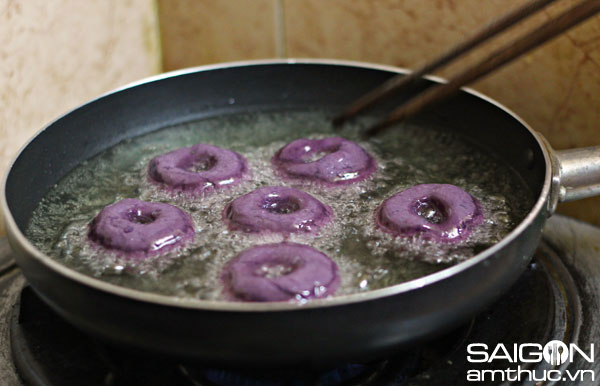 Thơm ngon bánh Donuts khoai lang tím