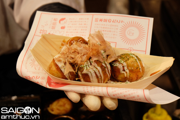 Một lần xếp hàng ăn bánh Takoyaki ở Osaka 1