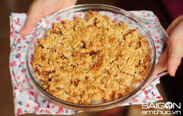 Làm apple crumble - bánh táo vụn tráng miệng tuyệt vời 12