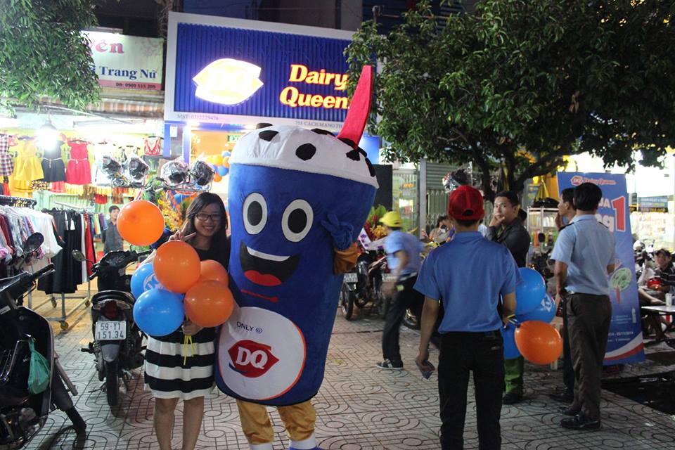 Mua 1 Blizzard Small được tặng kèm 1 Blizzard Oreo Mini và 1 nước suối tại Dairy Queen 755 CMT8 5