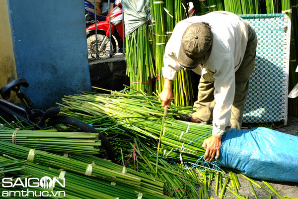 Nhộn nhịp chợ lá dong giữa Sài Gòn ngày cận Tết 6