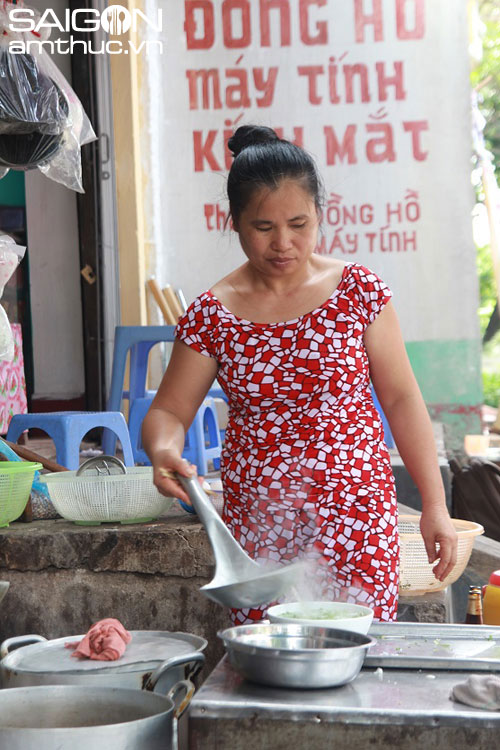 Ghé quán bún chả 20 năm tuổi ở Bắc Giang