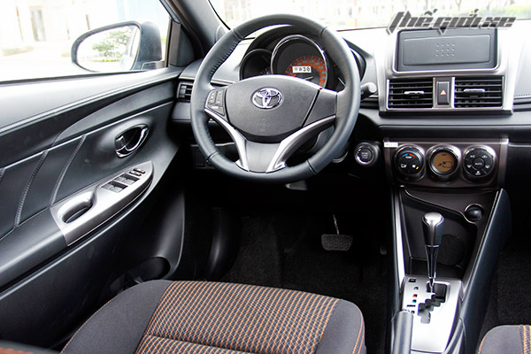 Tổng quan nội ngoại thất Toyota Yaris 2014