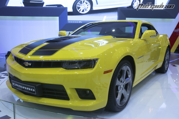 Chevrolet Camaro RS khuấy động Vietnam Motor Show 2014