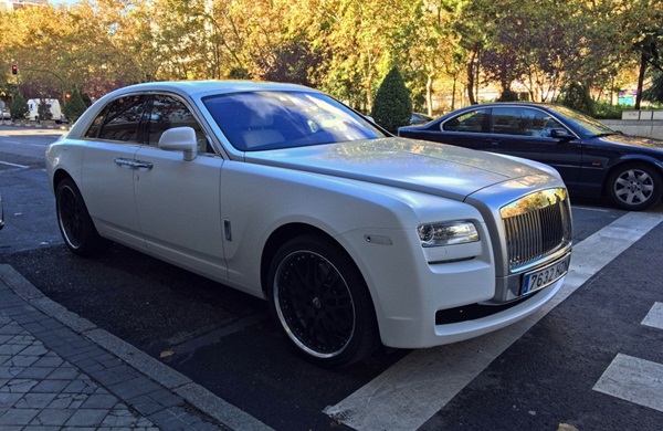 Lộ diện người đầu tiên nhập siêu xe RollsRoyce Phantom về Việt Nam