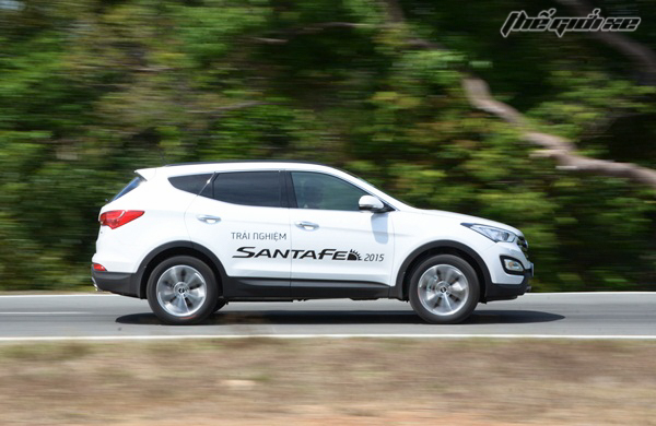 Hyundai SantaFe 2015 có giá bán từ 113 tỷ đồng
