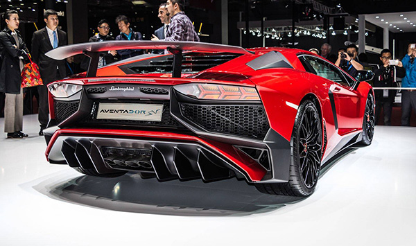 Lamborghini Aventador SV: Nhà giàu không nhanh cũng khó sở hữu