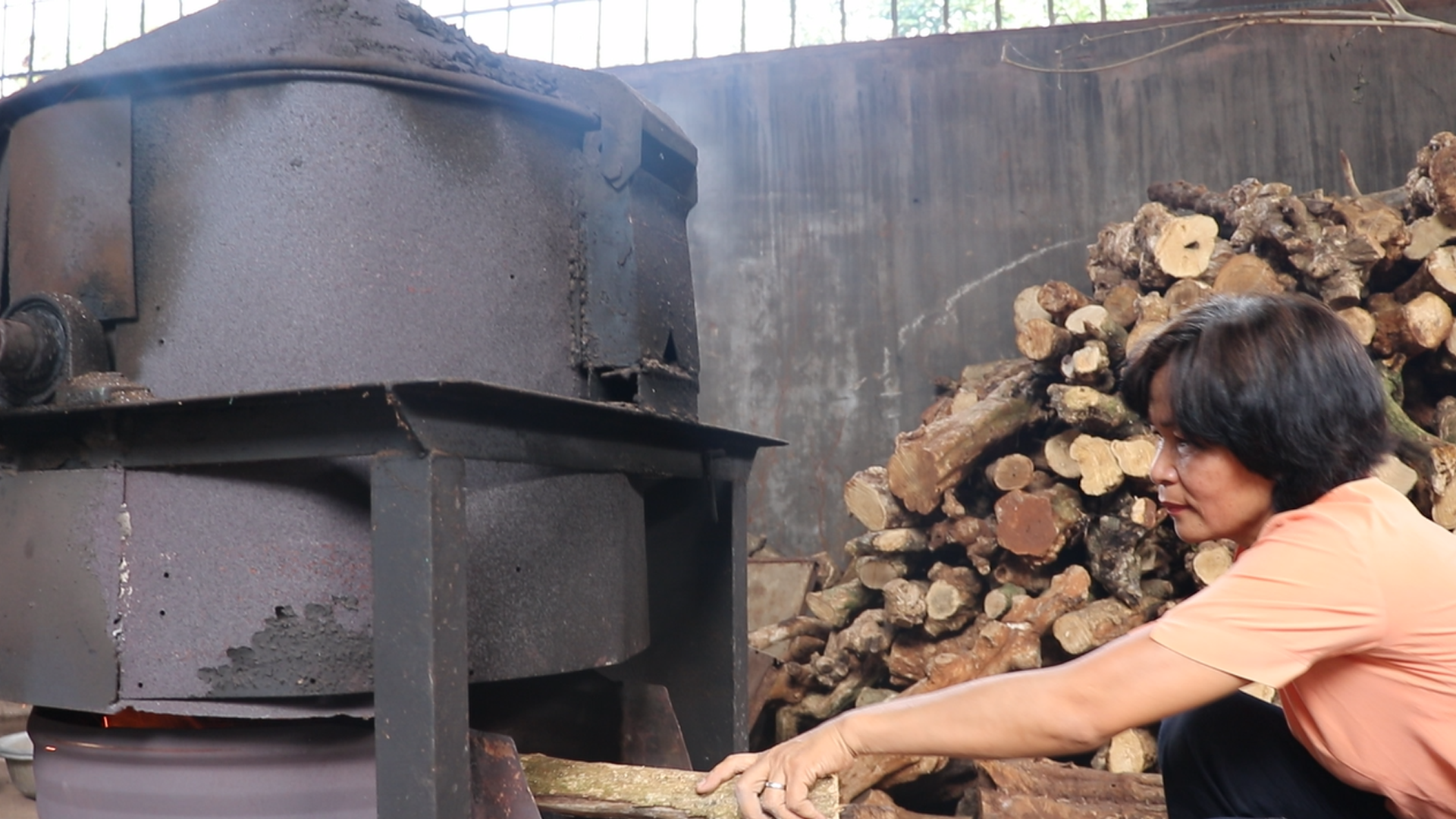 Gầy dựng thương hiệu cà phê rang củi nức tiếng Đắk Lắk từ số vốn 0 đồng