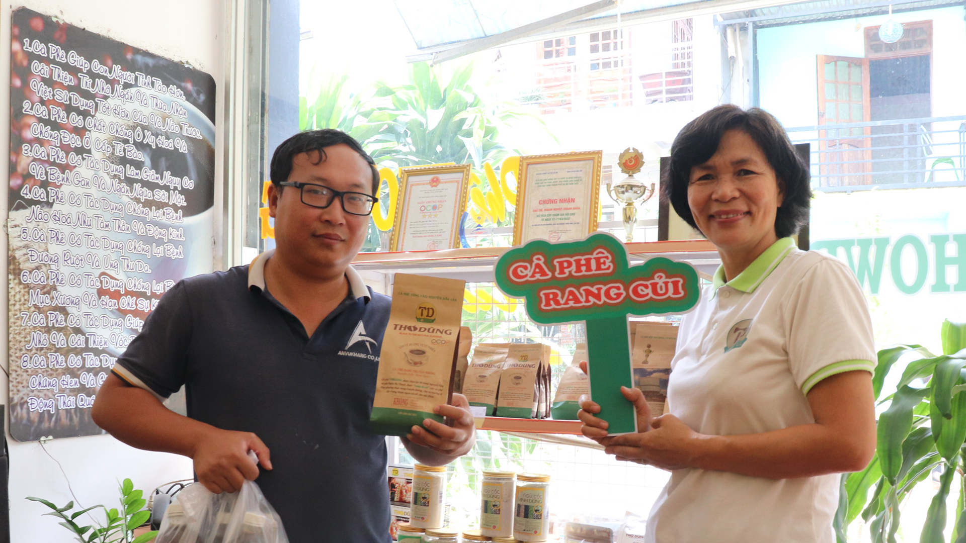 Gầy dựng thương hiệu cà phê rang củi nức tiếng Đắk Lắk từ số vốn 0 đồng