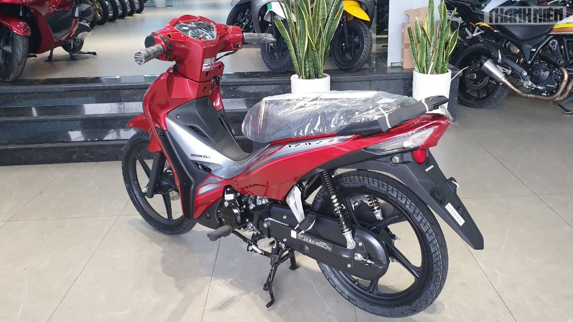 Cận cảnh Honda Wave 125i nhập Thái với mức giá ngang ngửa Honda SH